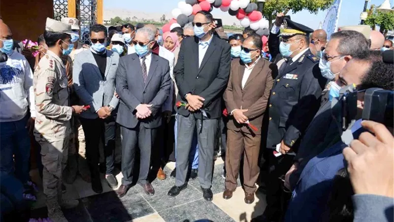 لانهاء معاناة سكان البر الغربى: محافظ الأقصر افتتح مشروع مرسى المعدية الجديد.. بالصور