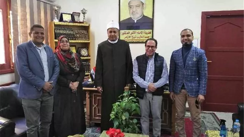 رئيس منطقة الأقصر الأزهرية يستقبل عميد كلية الآثار وسفير الأمم المتحدة