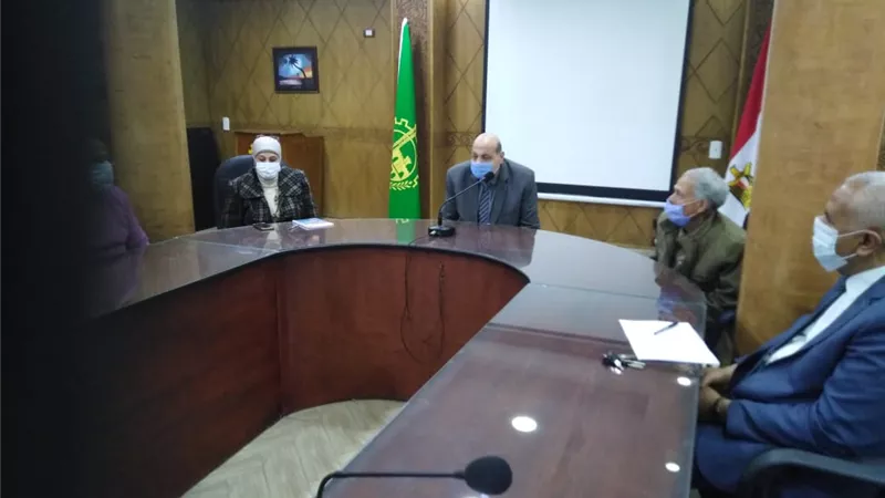 وكيل التعليم بالقليوبية: لا تهاون لأي تقصير أو مجاملة في أعمال الإمتحانات