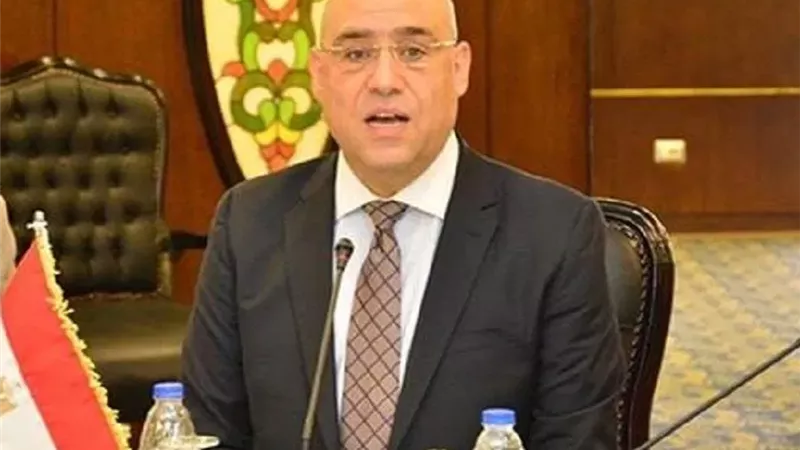 الجزار: تخصيص 110 أفدنة بالعاشر من رمضان لإقامة محطة طاقة شمسية