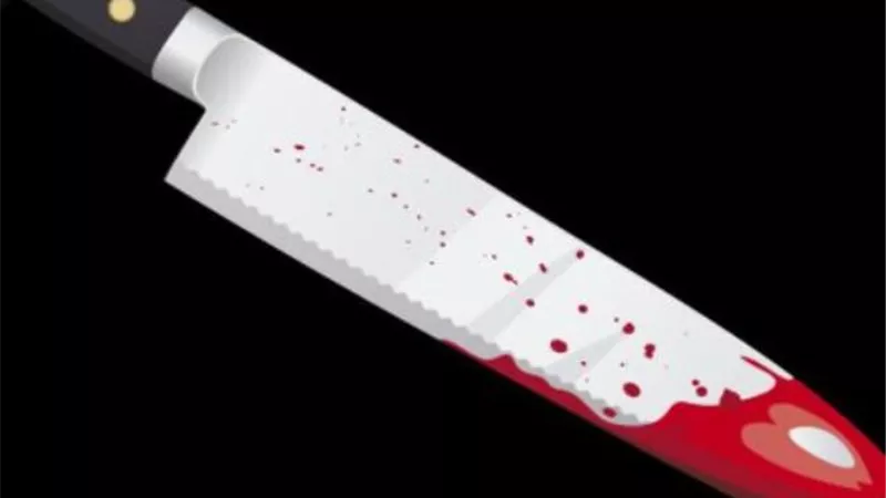 مسنة تردى ابنها قتيلاً ..طعنته حتى الموت