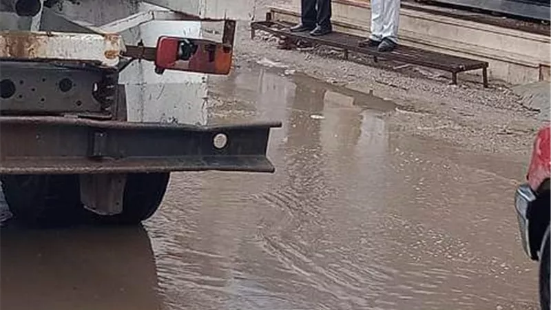 محافظ الشرقية يُتابع مع رؤساء المراكز أعمال شفط مياه الأمطار