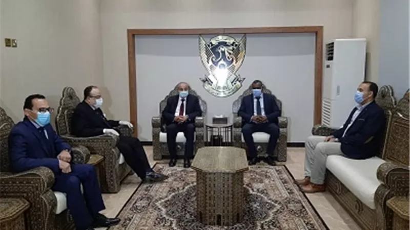 وزير التموين يبحث نقل التجربة المصرية في مجال ضبط الاسواق وحماية المستهلك للسودان