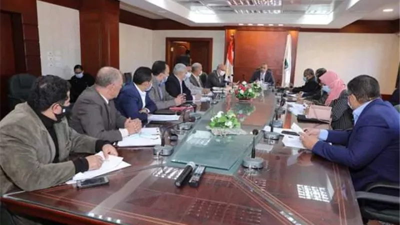 محافظ سوهاج: حلول فورية لمشروعات المياة والصرف الصحي والكهرباء..صور