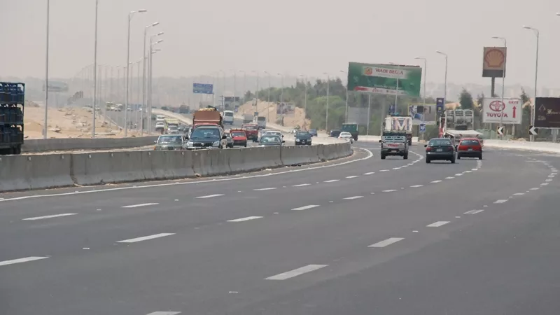الحالة المرورية .. سيولة كبيرة في 6 أكتوبر ومحيط المتحف المصري الكبير