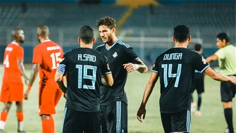 صدمة لبيراميدز قبل مواجهة الزمالك بعد إصابة نجمه بكورونا