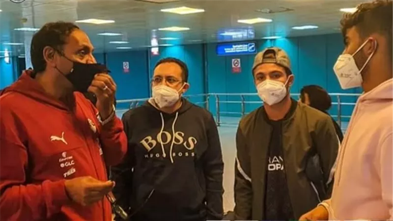 مسحة استثنائية لثنائى منتخب الشباب بعد الوصول الى تونس
