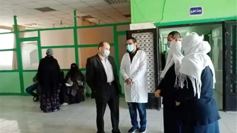 مدير التأمين الصحى بالشرقية يتفقد مستشفى العاشر من رمضان..صور