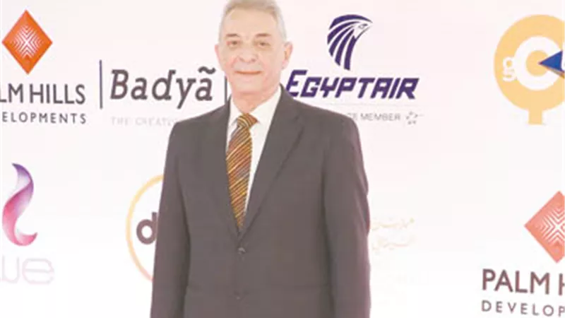 محمود حميدة دخل عالم الأضواء من بوابة 