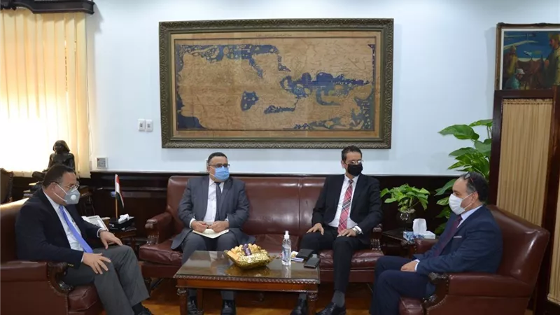 رئيس جامعة الإسكندرية يستقبل نائب رئيس جامعة حمدان بن محمد الذكية بالإمارات