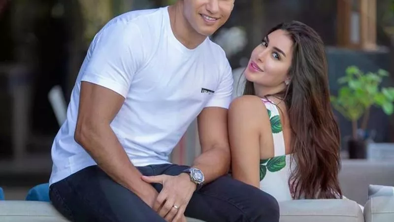 عيد زواج ياسمين صبري وأحمد أبو هشيمة يشعل السوشيال ميديا.. فيديو