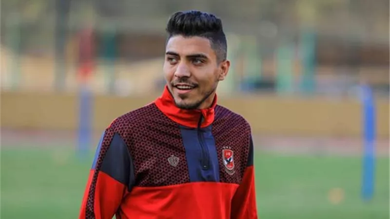 محمد شريف يحرز الهدف الثالث للاهلى فى مرمى غزل المحلة.. فيديو