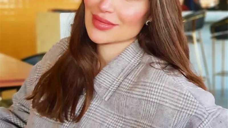 سارة نخلة تبهر متابعيها بأحدث صورتين لها ..شاهد