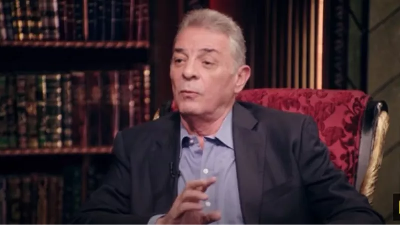 محمود حميدة: نطقت كلمة جحش قبل بابا وماما .. وكنت معلم كبير فى سوق المواشى وعمرى 11 عام.. فيديو
