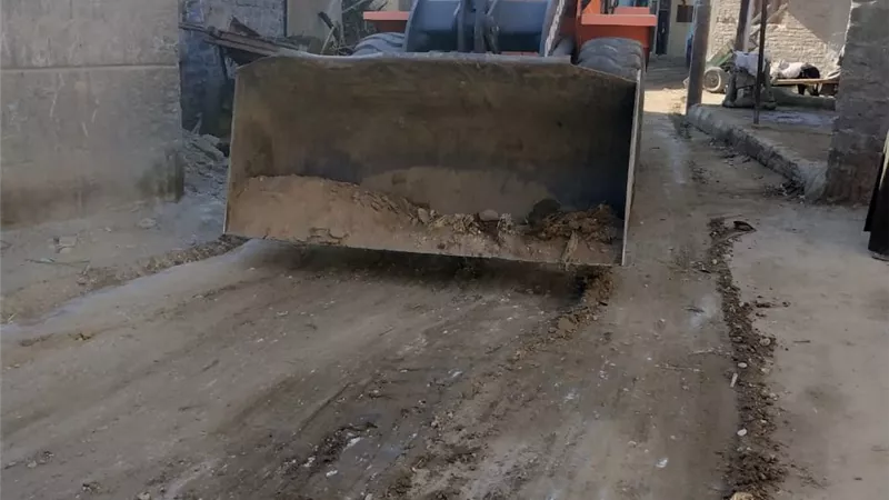 حملات نظافة ورفع المخلفات والتراكمات ببعض قرى الأقصر