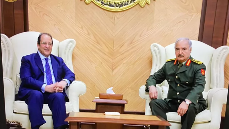 اللواء عباس كامل يزور بنغازى وينقل رسالة دعم وتاييد من الرئيس السيسى للشعب الليبى