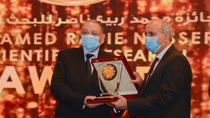 د ذكى يشارك فى احتفالية قابيل بفورة بالمركز الاول فى مجال الهندسة التطبيقية