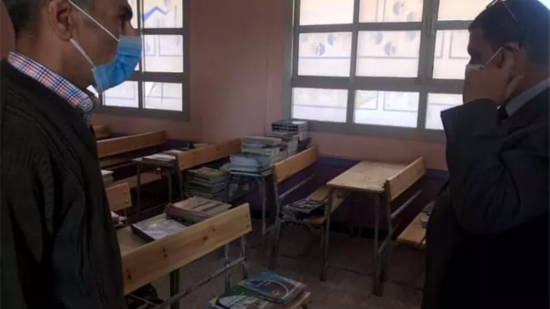 مدير إدارة بنها يتابع امتحانات التدريب لطلاب الصف الأول الثانوي في يومها الاخير