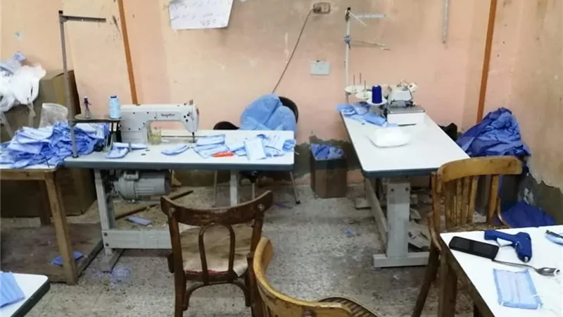ضبط مصنع لإنتاج الكمامات الطبيه بخامات رديئة ومجهولة المصدر بالخصوص
