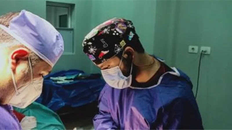 تفاصيل نجاح إجراء جراحة دقيقة لرضيع عمره أقل من 8 ساعات بمستشفى المنيرة العام