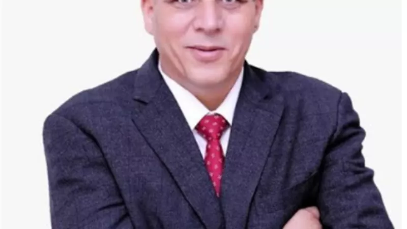 عضو الشيوخ تبرع بمستلزمات طبي