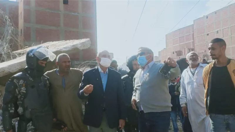 الانتهاء من تسكين 693 اسره من عزبة الهجانه فى مشروع اهالينا وازالة 438 منزل.. بالصور