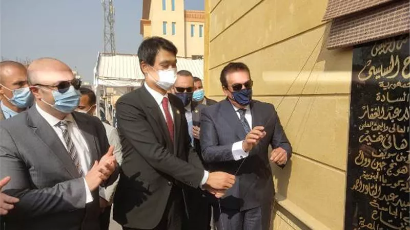 عبد الغفار وسفير كوريا يفتتحان معامل الجامعة التكنولوجيه ببنى سويف