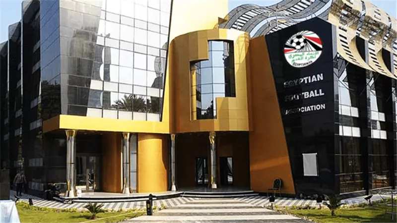 كورونا يضرب اتحاد الكرة من جديد
