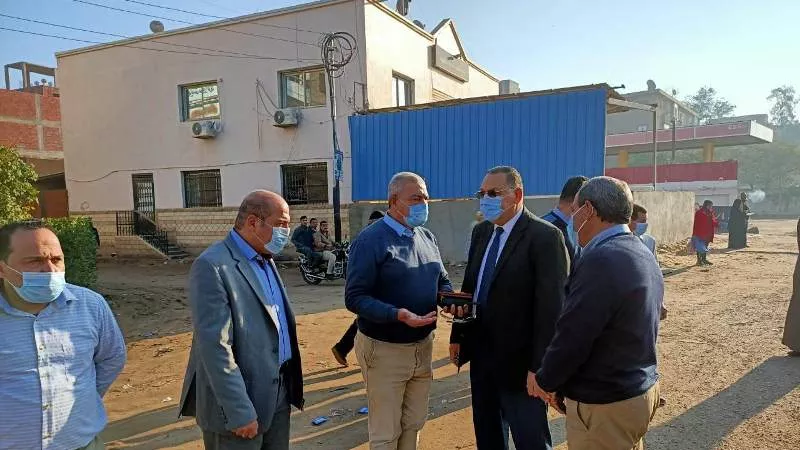 إلزام العاملين بمخابز الشرقية بارتداء الكمامات للوقاية من 