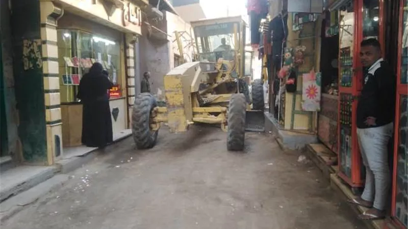 رفع الإشغالات فى حملة نظافة بأرمنت جنوب غرب الأقصر