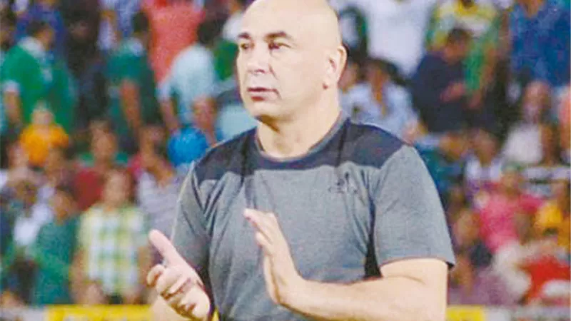 حسام حسن غاضب من أداء لاعبي الاتحاد