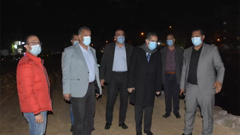 محافظ الغربية في جولة مفاجئة بمدينة طنطا لتطبيق قرارات الغلق-صور