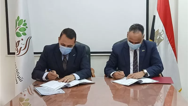 البحث العلمى توقع بروتوكول لاقامة عيادة زراعية الكترونية لخدمة الشباب .. صور