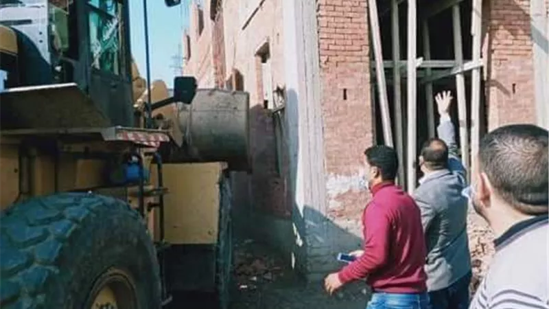 إزالات في المهد للتعديات المخالفة بمساحة ٩١ مترا بفاقوس وبلبيس