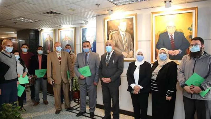 وزير الري يُكرم مسئولى المخازن بهيئة الصرف لمجهوداتهم فى تخزين البيانات علي المنظومة الرقمية