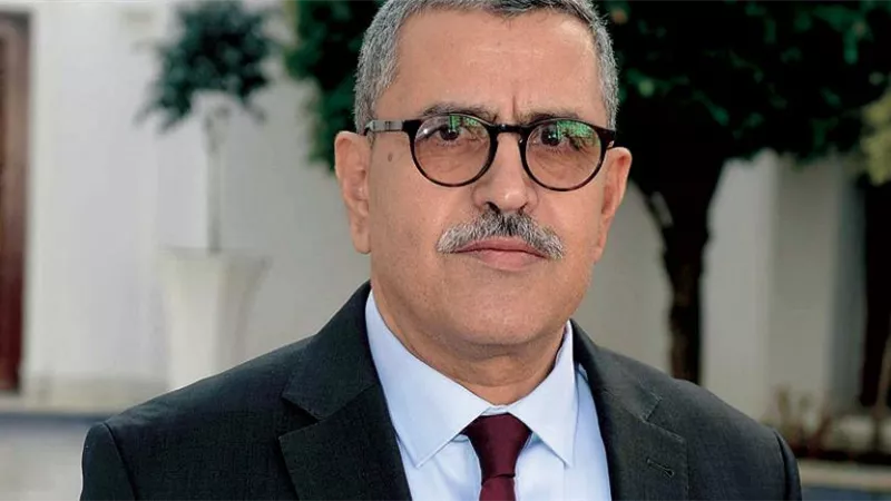 رئيس وزراء الجزائر يوجه بتوفير اللقاح الخاص بفيروس كورونا