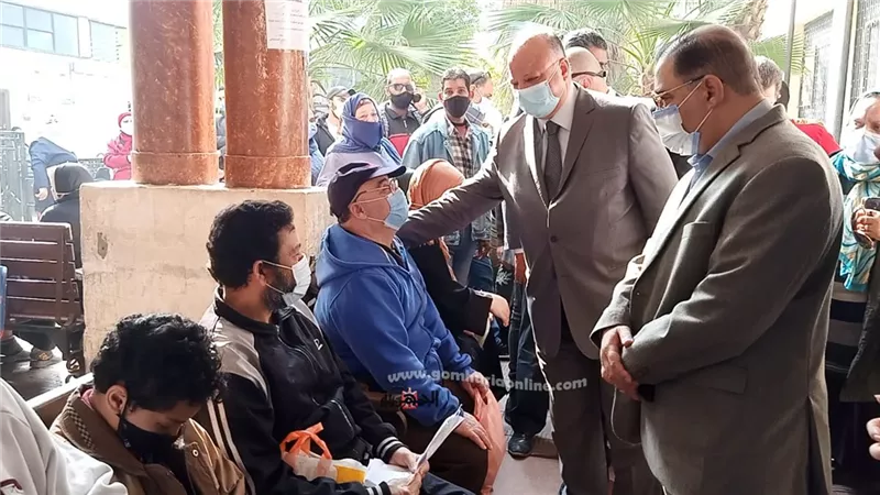 محافظ القاهرة يتفقد تقديم الخدمه بمستشفى الخليفه العام فى زياره مفاجئه بالصور