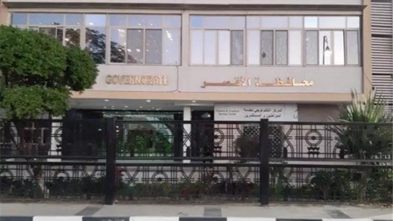 إنتهاء العمل بمشروع الصرف الصحى بشارع السعودية الرئيسى بإسنا جنوب الأقصر