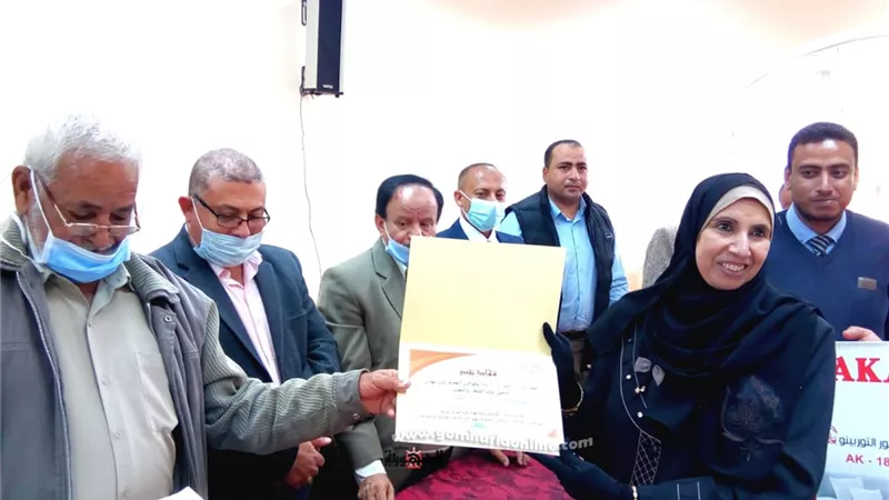 الزراعيين تكرم المثاليات واسر الايتام فى احتفالية يوم الوفاء بالوادى الجديد.صور