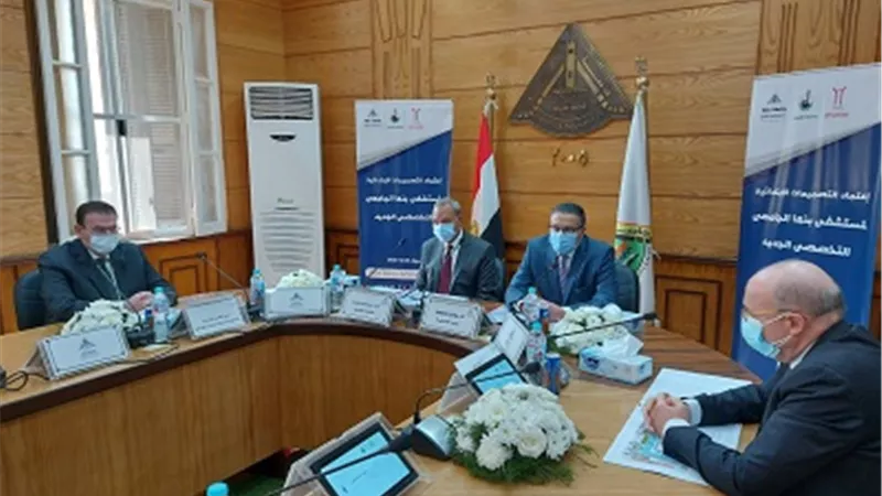 سعفان والنائب أبو العينين يشهدان توقيع عقد إنتاج وبث برنامج تليفزيوني 