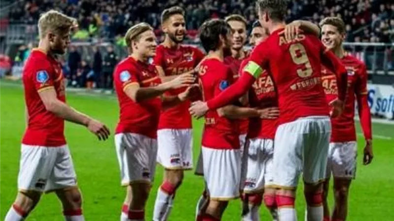 الكمار يتغلب على أرنهيم بثلاثية فى الدورى الهولندى