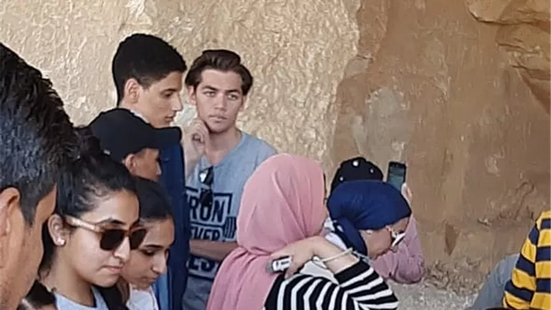 طلاب كلية السياحة والفنادق بالأقصر فى زيارة إلى محمية الدبابية ومعبد إسنا