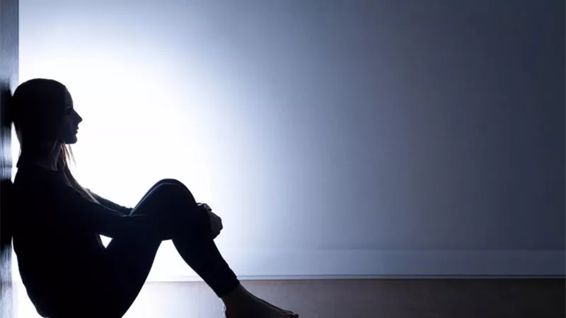نصائح مهمة لعلاج الإكتئاب.. تعرفي عليها