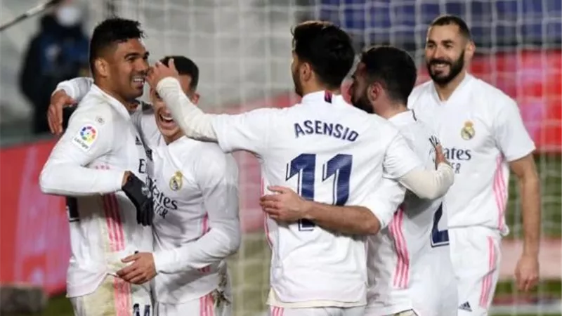 ريال مدريد يحقق فوزا صعبا على جرناطة بالدوري الإسباني.. فيديو