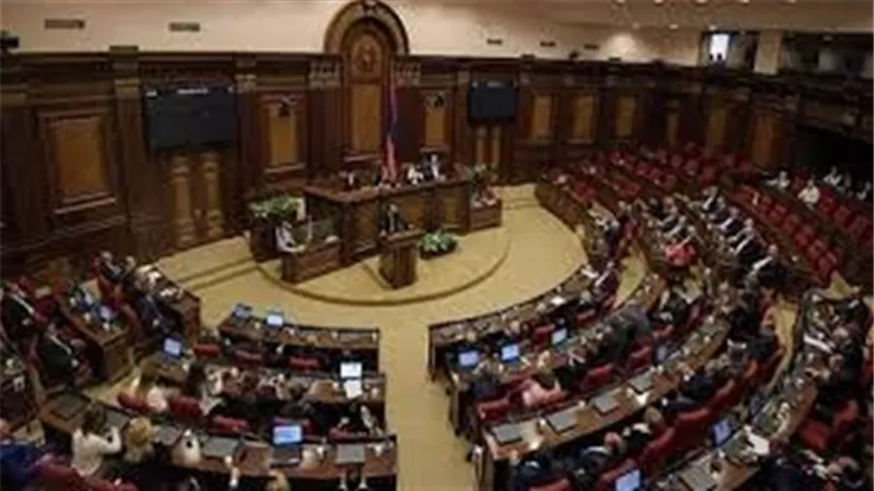 برلمان أرمينيا يرفض إلغاء الأحكام العرفية فى البلاد