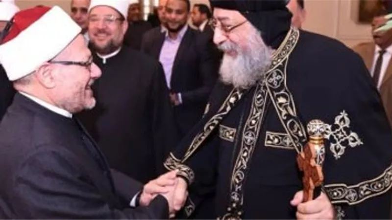 لن تفلح قوى الشر زعزعة امان الوطن ..مفتى الديار المصرية يهنئ البابا تواضرس بعيد الميلاد المجيد