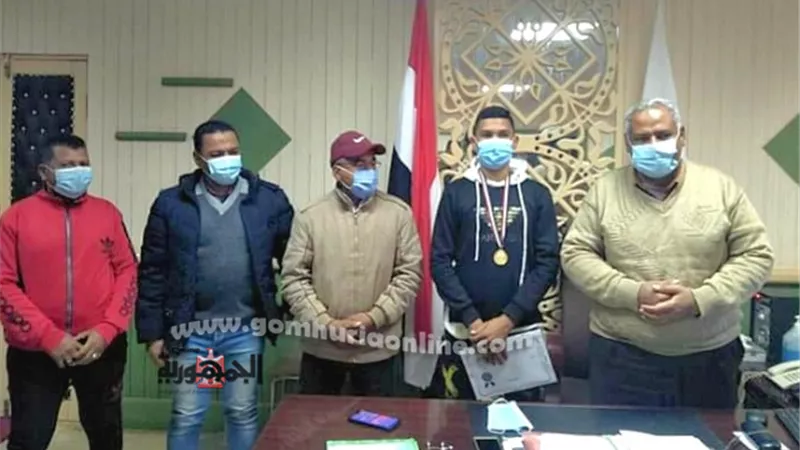 رئيس مركز بلاط يستقبل ابطال ذهبية الشاطئية الحدودية بالوادى الجديد