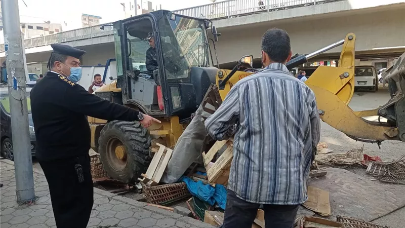 تحرير ٤٦٢ محضر و ٤٢٧ إزالة فورية فى حملات المرافق بدمياط
