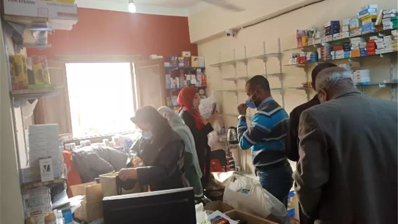 الطيبي يقود حملات تفتيشية على المنشأت الطبية والصيدليات بأسيوط..صور