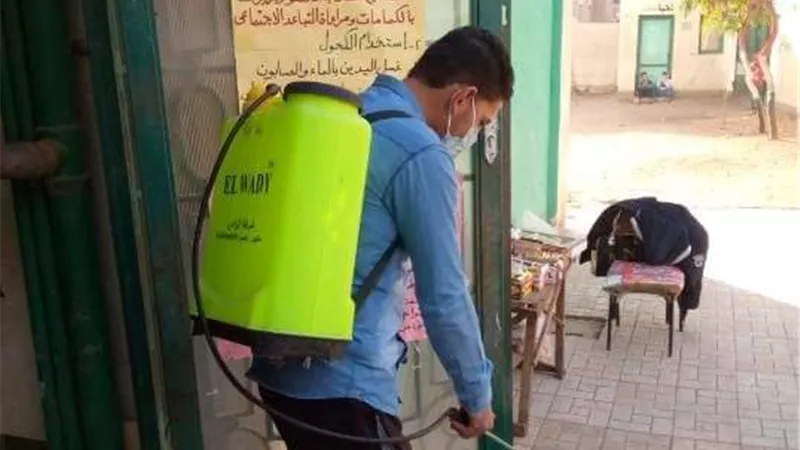 محافظ الشرقية يتابع أعمال التطهير والتعقيم بالمنشآت لمجابهة اتشار فيروس كورونا